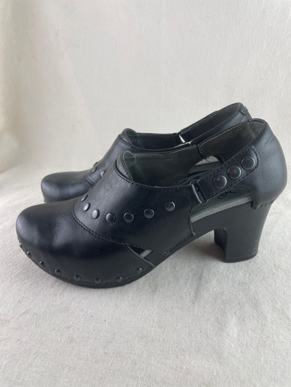 Dansko Black Studded Leather Mary Jane Heels Size 7.5 (38) - Picture 6 of 10
